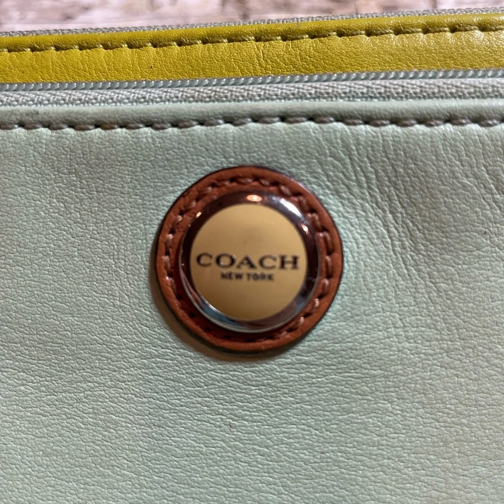 Coach wristlet - light green - Picture 2 of 10